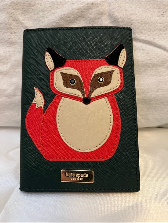 kate spade Accessories - Kat Spade Fox 🦊 passport holder